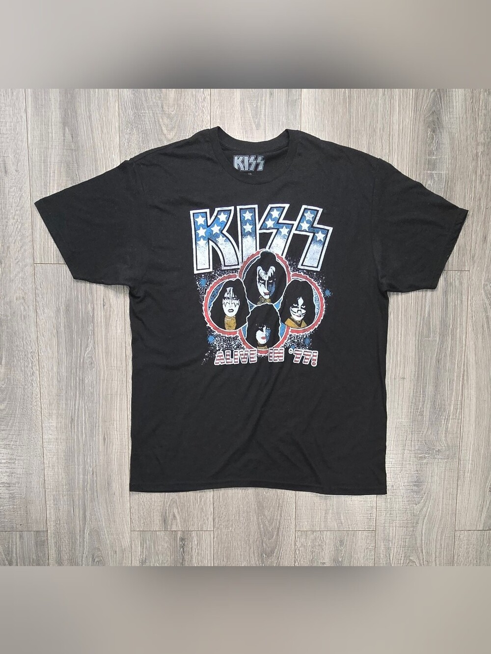 KISS Alive in ’77 T-Shirt Men XL Black Rock Band Graphic Tee Patriotic.